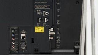 Panasonic TX-58DX802 review