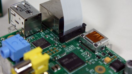 Camera bus ribbon connector