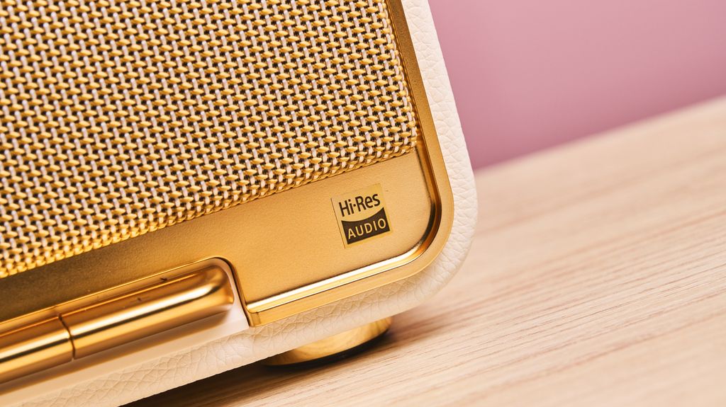 Edifier D32 review: a retro-look wireless speaker that supplies ...