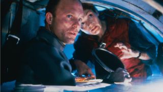 Ed Harris and Mary Elizabeth Mastrantonio in The Abyss