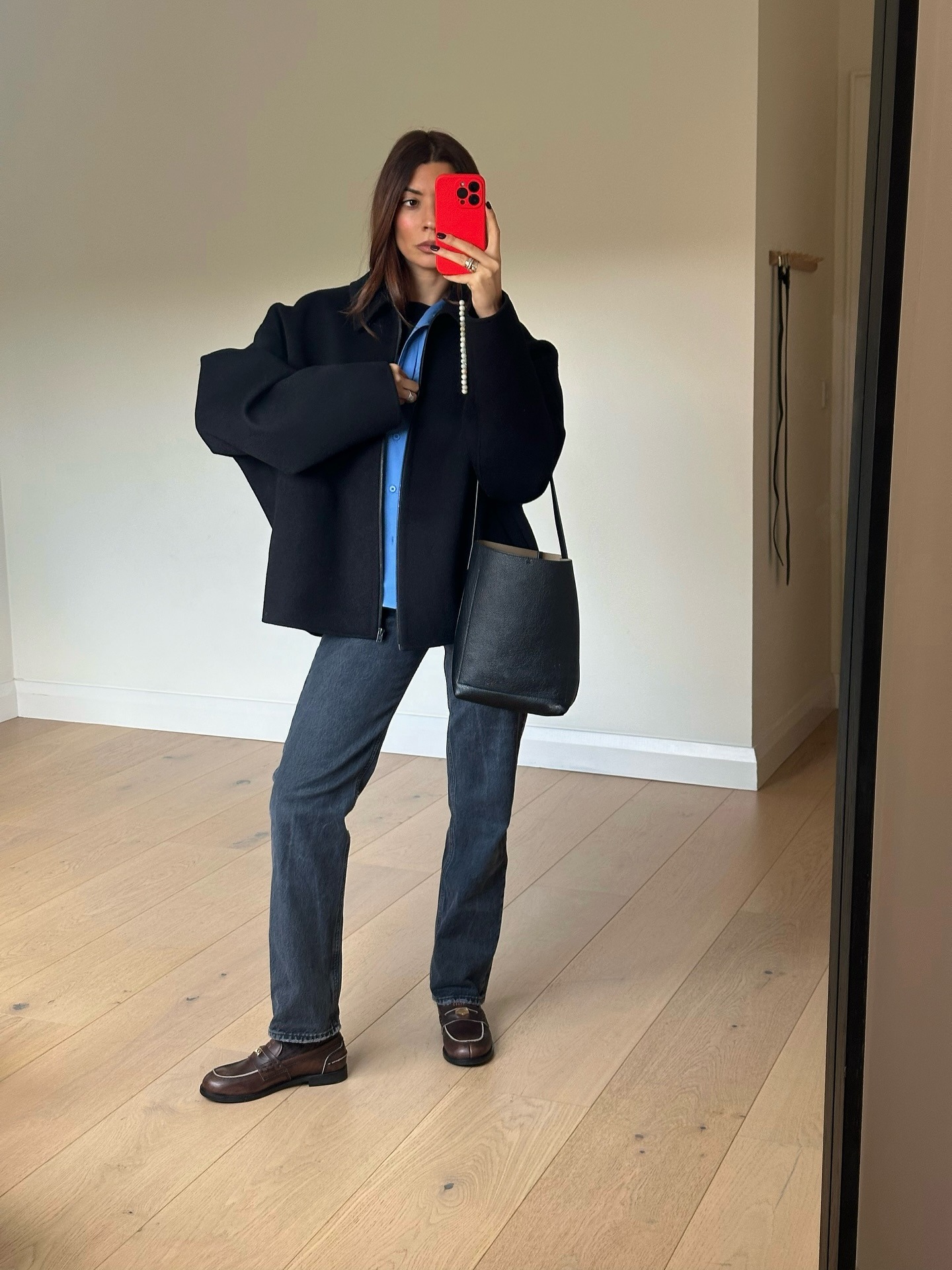 Fashion person Marianne Smyth @smythsisters wears shoes to wear with grey jeans.