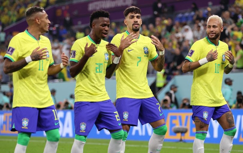 Raphinha, Vinicius Jr, Lucas Paqueta and Neymar dance in celebration