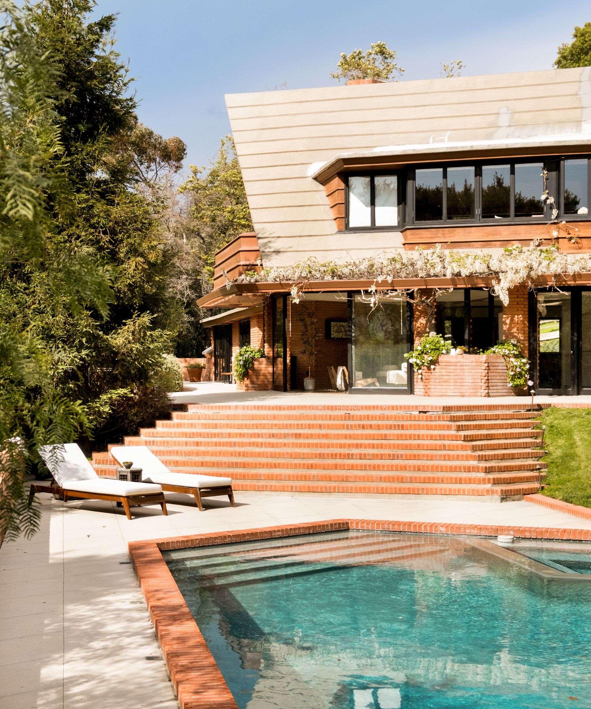 Diane Keaton's pool