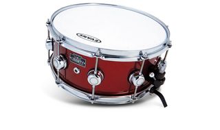 The first thing we notice on unpacking the snare is its gorgeous metallic red finish