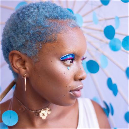 woman with cropped 4C blue hair