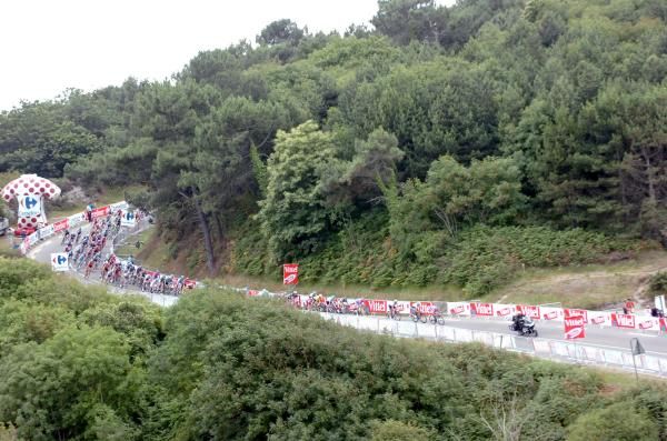 The riders were lined out in the very fast and technical final kilometre