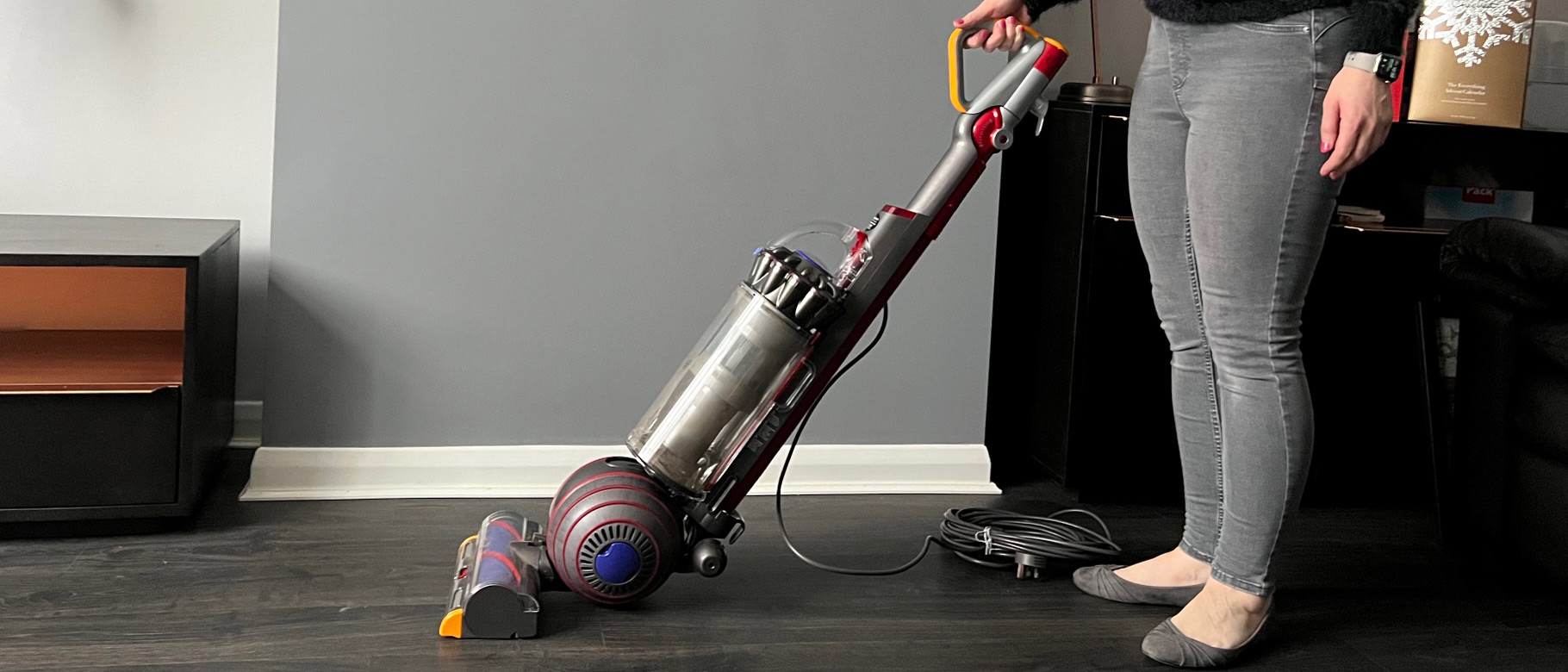 Cleaning a deals dyson ball