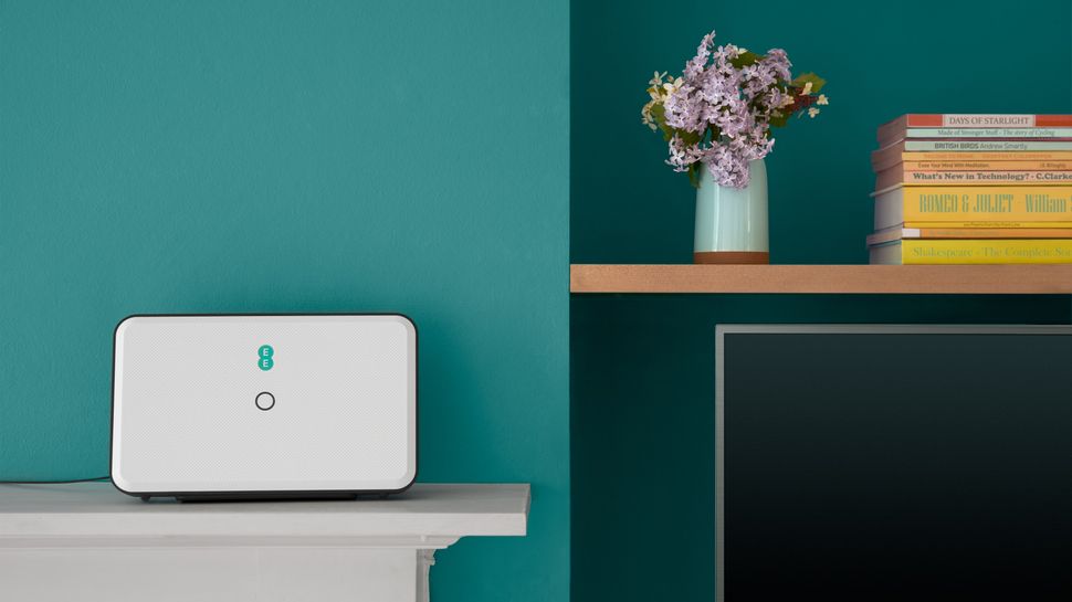 EE unveils new Smart WiFi package to boost broadband coverage across ...