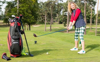 Range Time using R10 Approach, 7 Gadgets Women Golfers Should Have