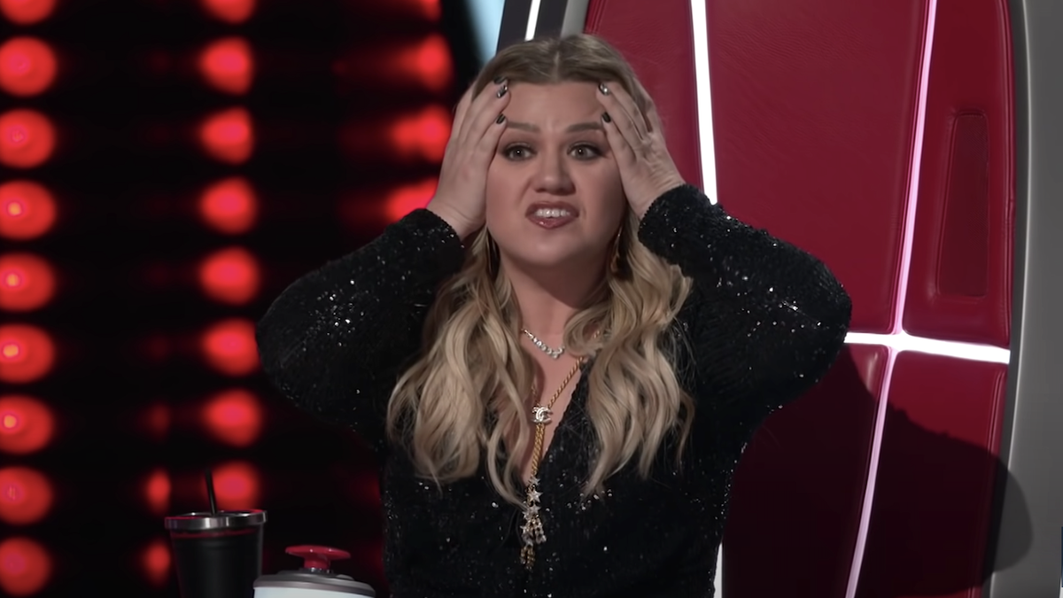 The Awkward Way Kelly Clarkson And Brandon Blackstock Are Reportedly Co ...