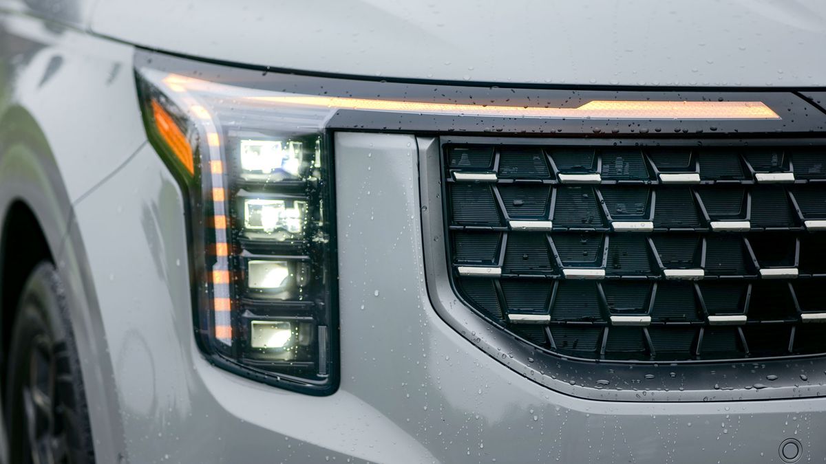 2025 Kia Carnival Hybrid SX Prestige test drive.