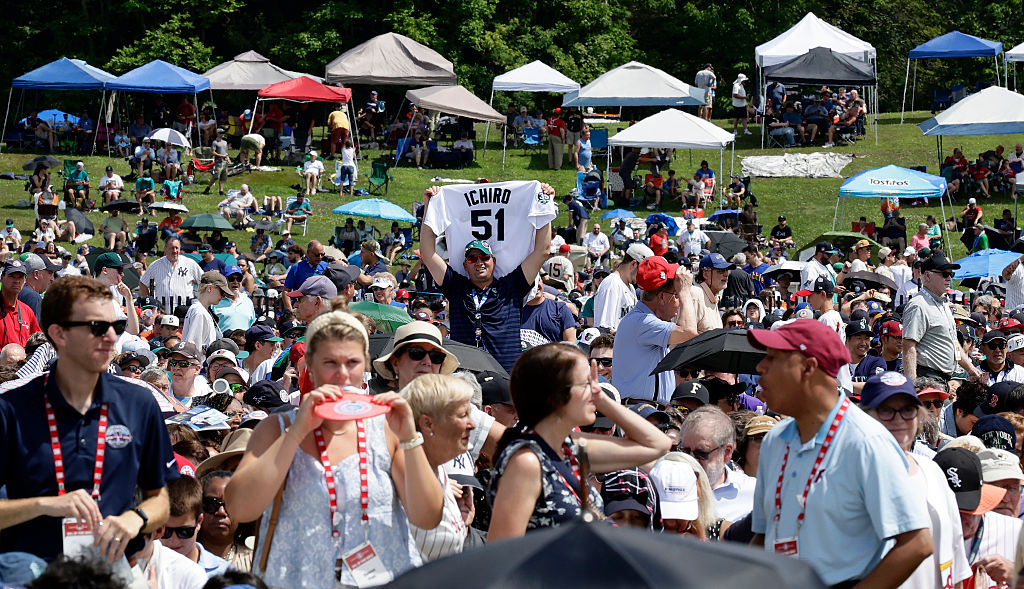 Fans show support for inductee Ichiro Suzuki during the Baseball Hall of Fame induction ceremony