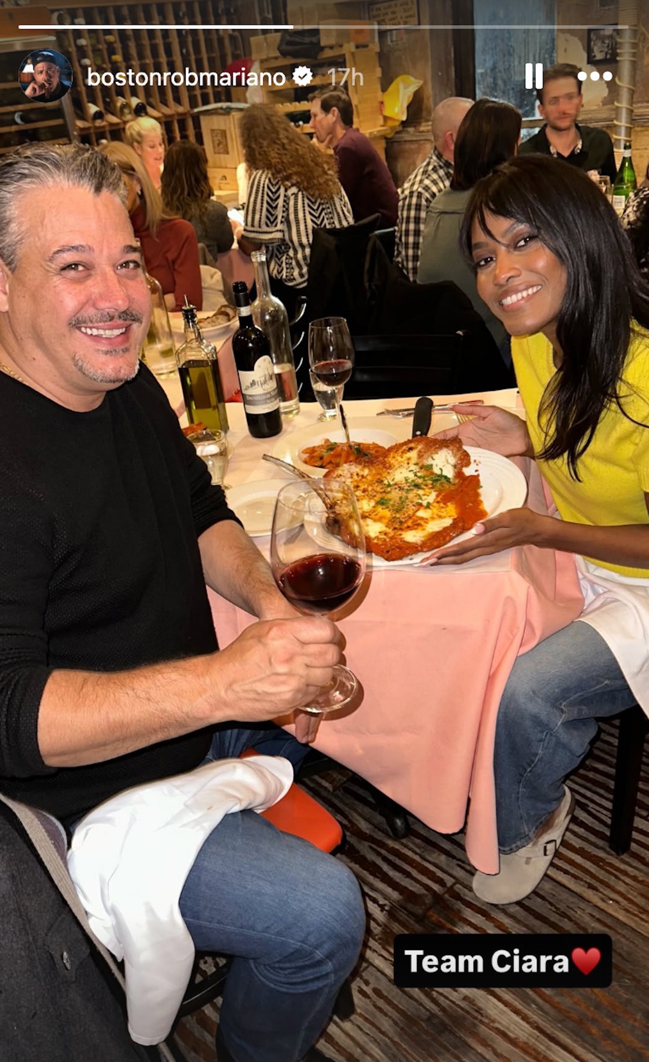 बॉस्टन रॉब आणि सियारा त्याच्या IG स्टोरीवर कॅप्शनसह डिनरसाठी बाहेर आहेत "टीम Ciara"