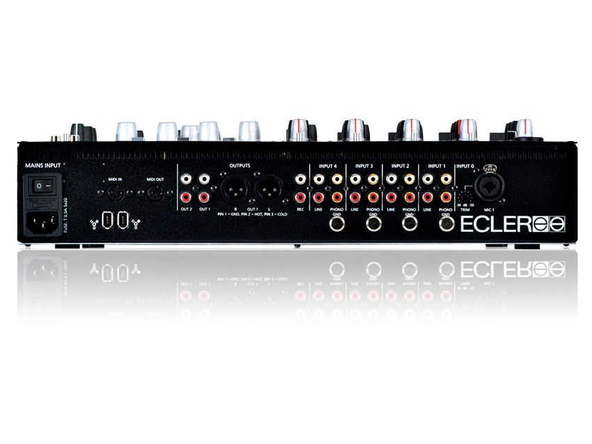 The EV05 is compatible with NI's Traktor Scratch.