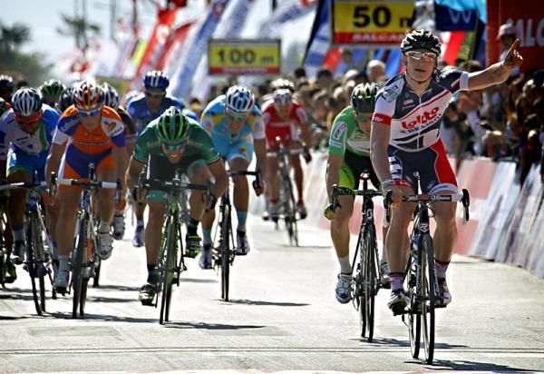 Andre Greipel (Lotto Belisol) made it look easy as he sprinted to victory on stage 2.