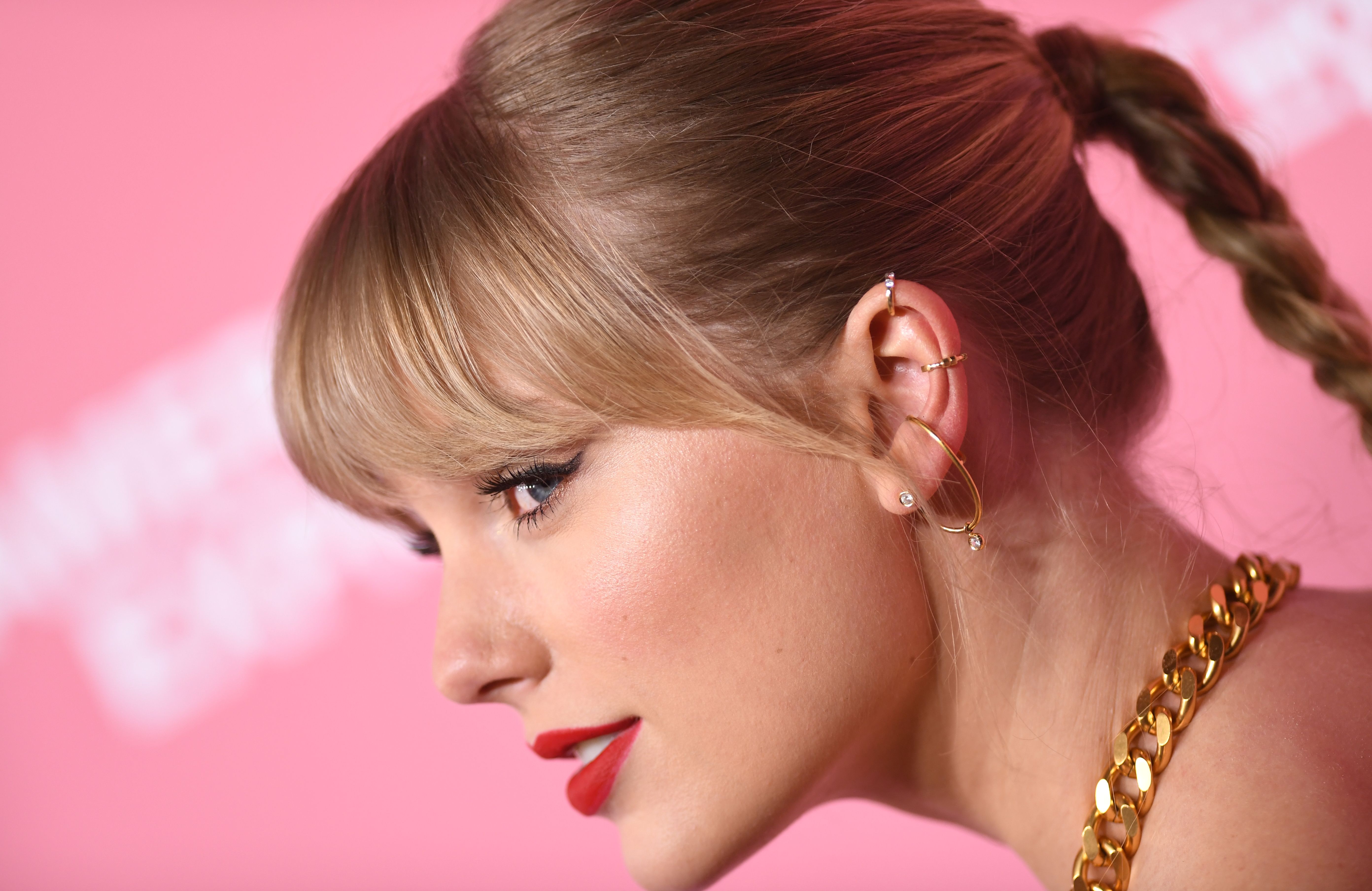 Taylor Swift Shares Teaser Trailer for 'Midnights' Music Videos – Rolling  Stone