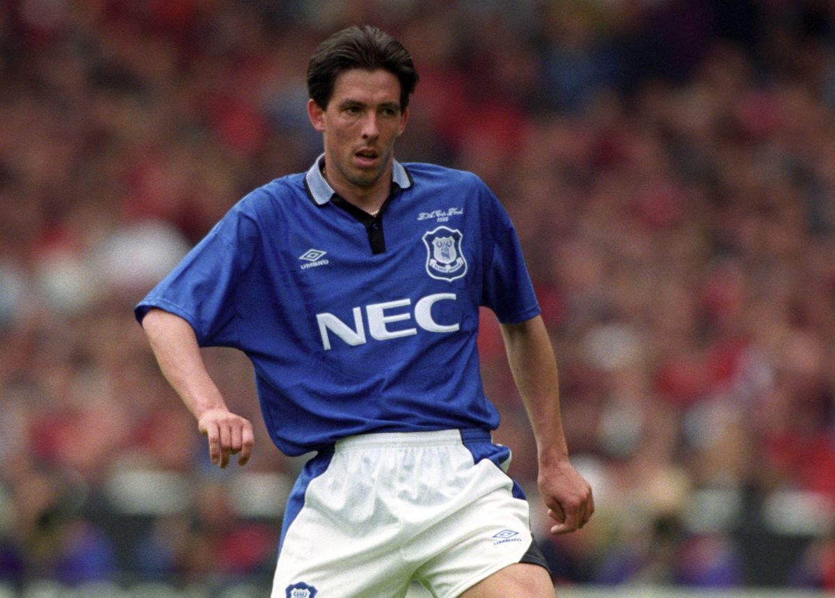 Gary Ablett playing for Everton in the 1995 FA Cup final against Manchester United at Wembley