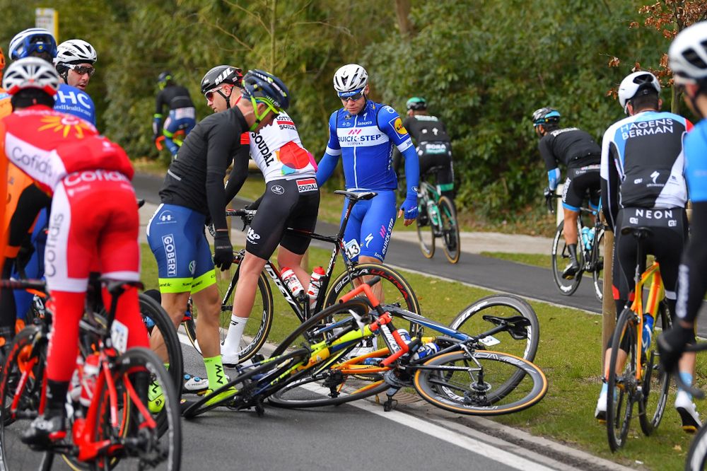 Fabio Jakobsen (Quick-Step Floors) is caught up in a crash