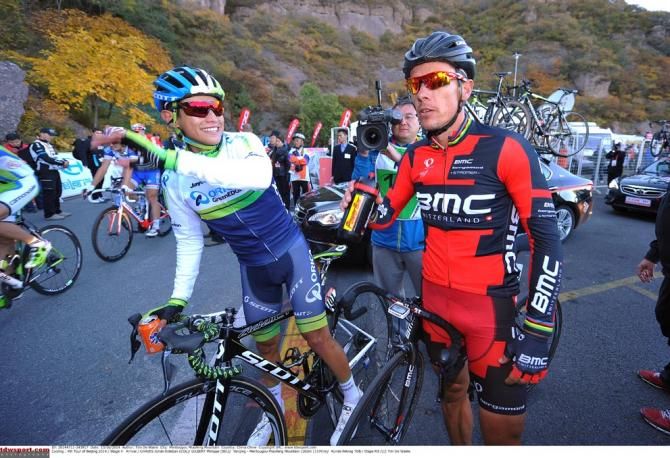Esteban Chaves congratulates Philippe Gilbert