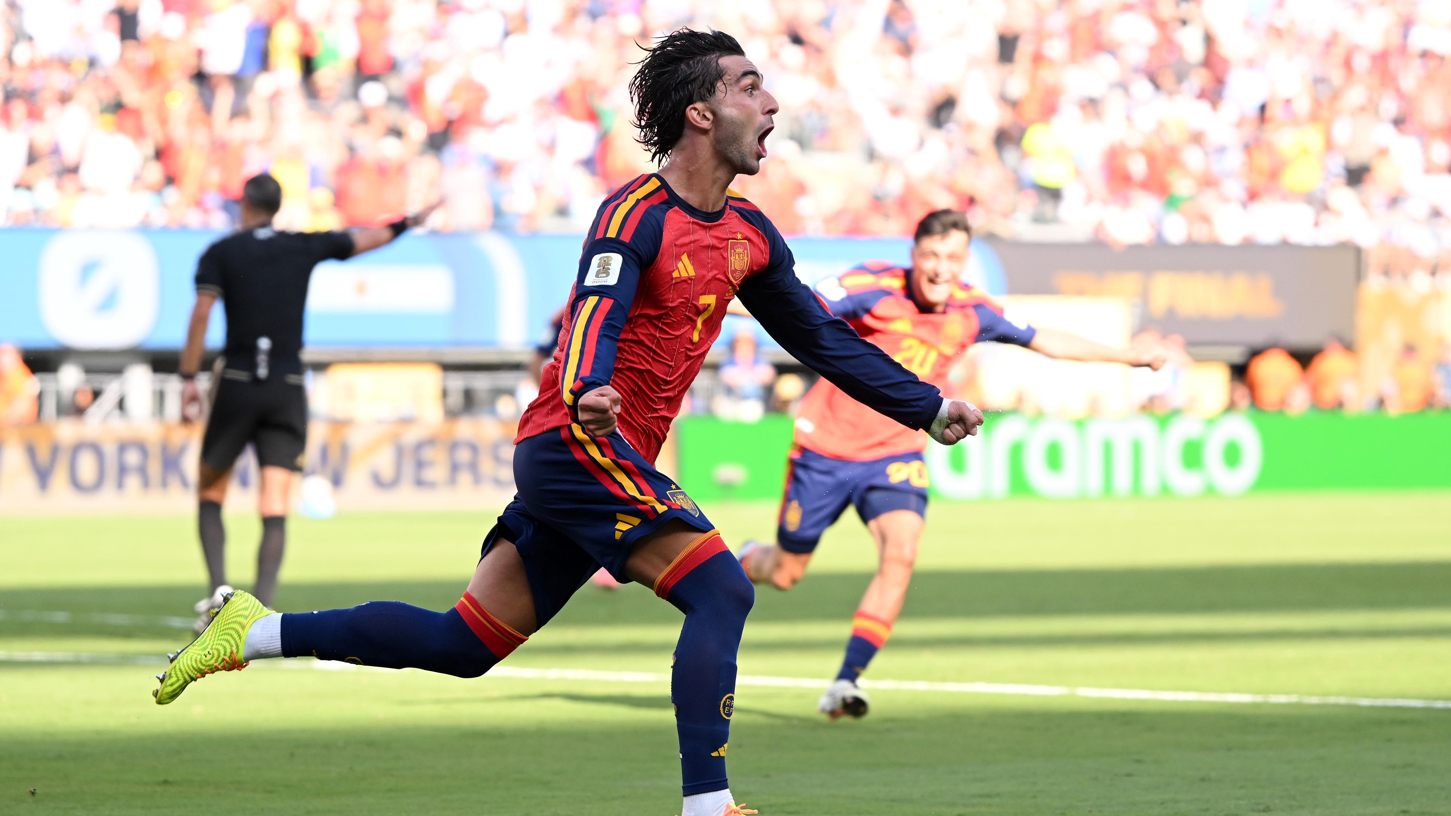 World Cup Final LIVE - Spain vs Argentina free streams, build-up
