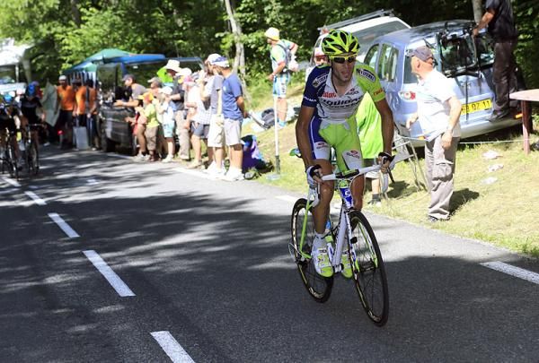 After teammate Ivan Basso softened up the yellow jersey group, Vincenzo Nibali (Liquigas-Cannondale) launches an attack on the day's final climb.