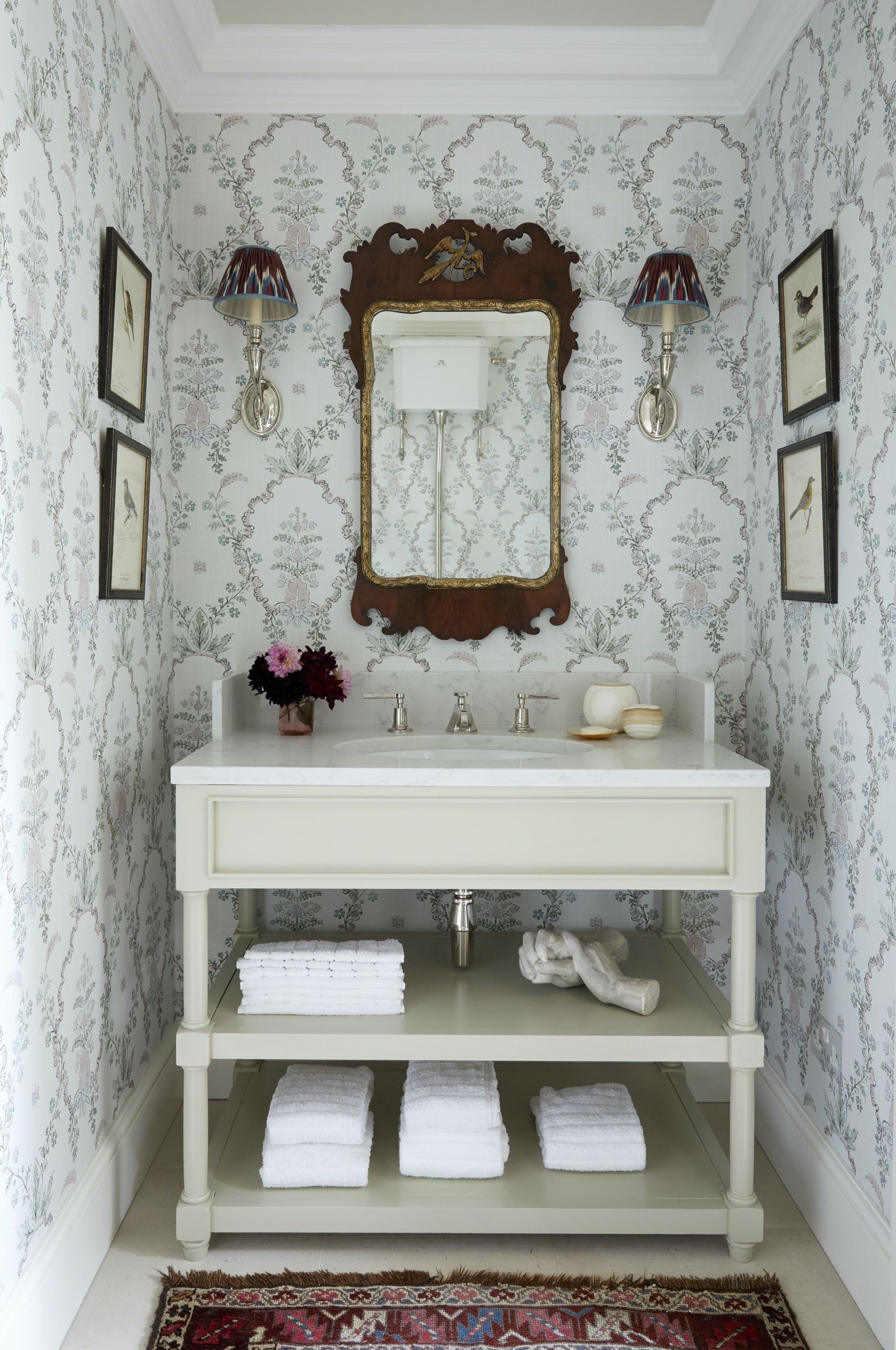 7 decisions I make when choosing wallpaper