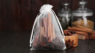 Cinnamon-filled sachet