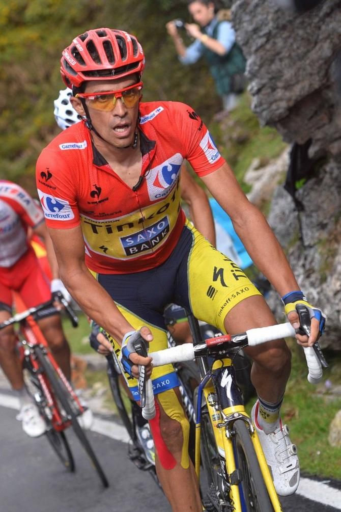 Alberto Contador (Tinkoff-Saxo) was aggressive early on the climb but lost time to his two closest rivals