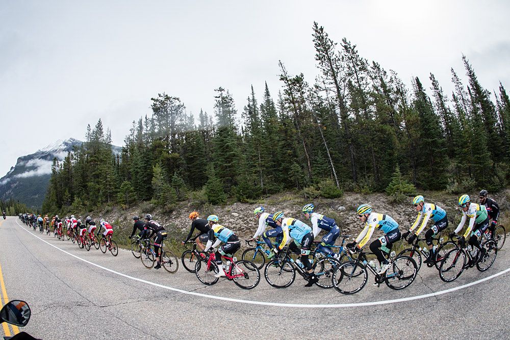 The peloton strung out early in the day
