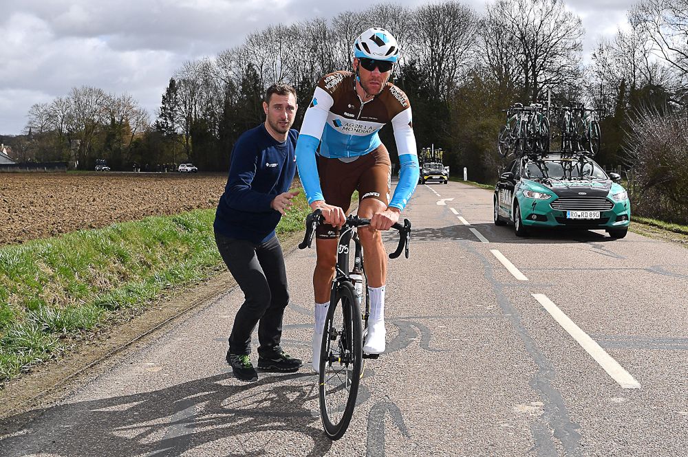 Stijn Vandenbergh gets going after a mechanical