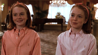 Lindsay Lohan as Annie and Hallie in matching polo shirts in The Parent Trap