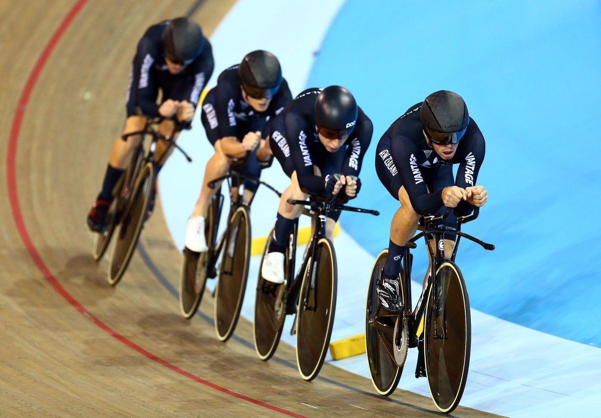 The gold medal winning NZ team pursuit squad