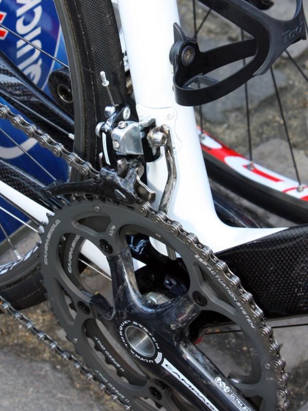 Tom Boonen's (Quick Step) Eddy Merckx includes a custom chain watcher.