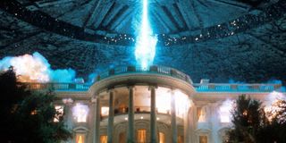 Aliens destroy the White House in Independence Day