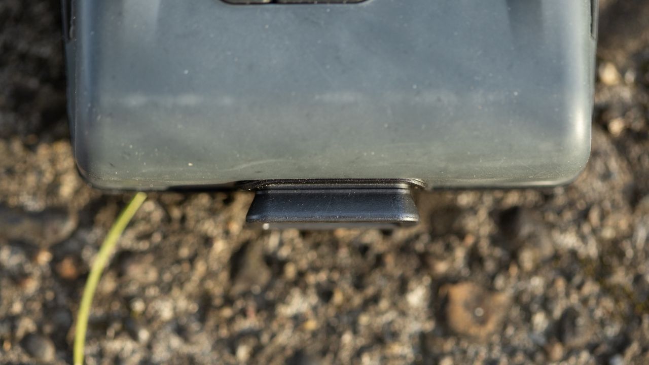 Outbound Lighting Detour light detail of mount
