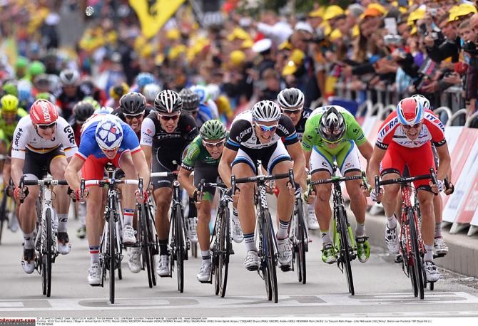 Kittel crosses the stage 4 finish line first to take the win
