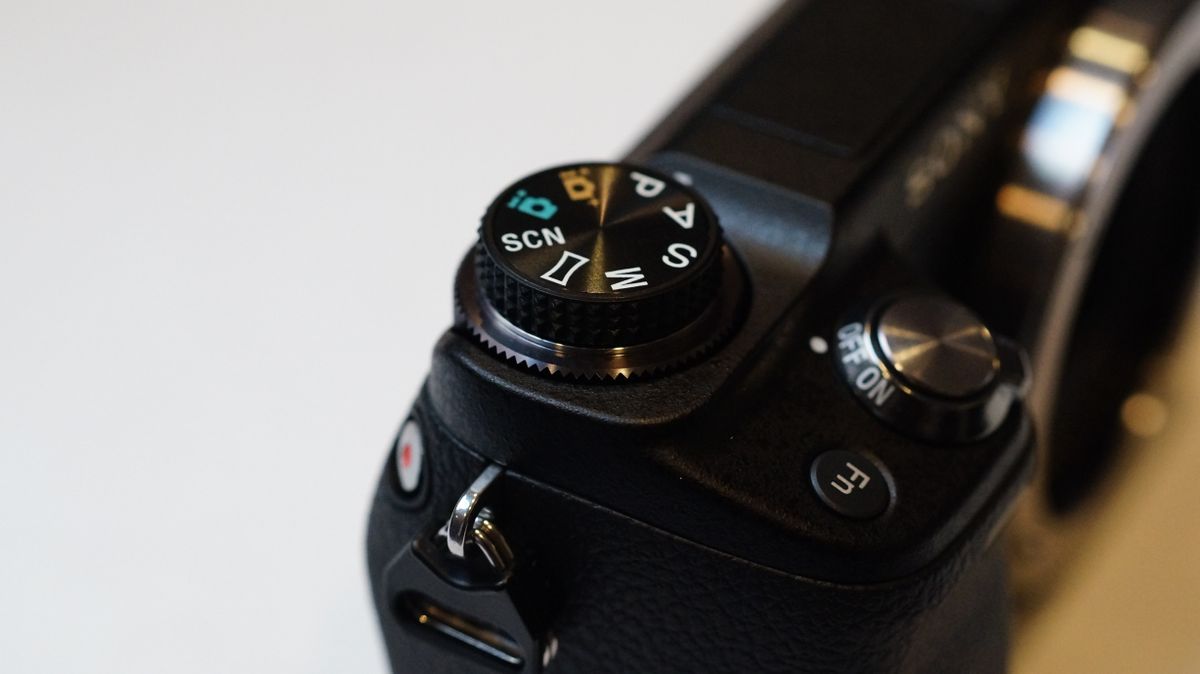 Build quality and handling Sony NEX6 review Page 2 TechRadar