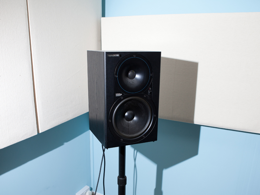 Mackie HR824
