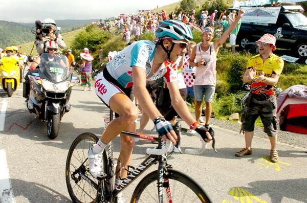 Jelle Vanendert makes his way to the finish with time to spare on the chasers.