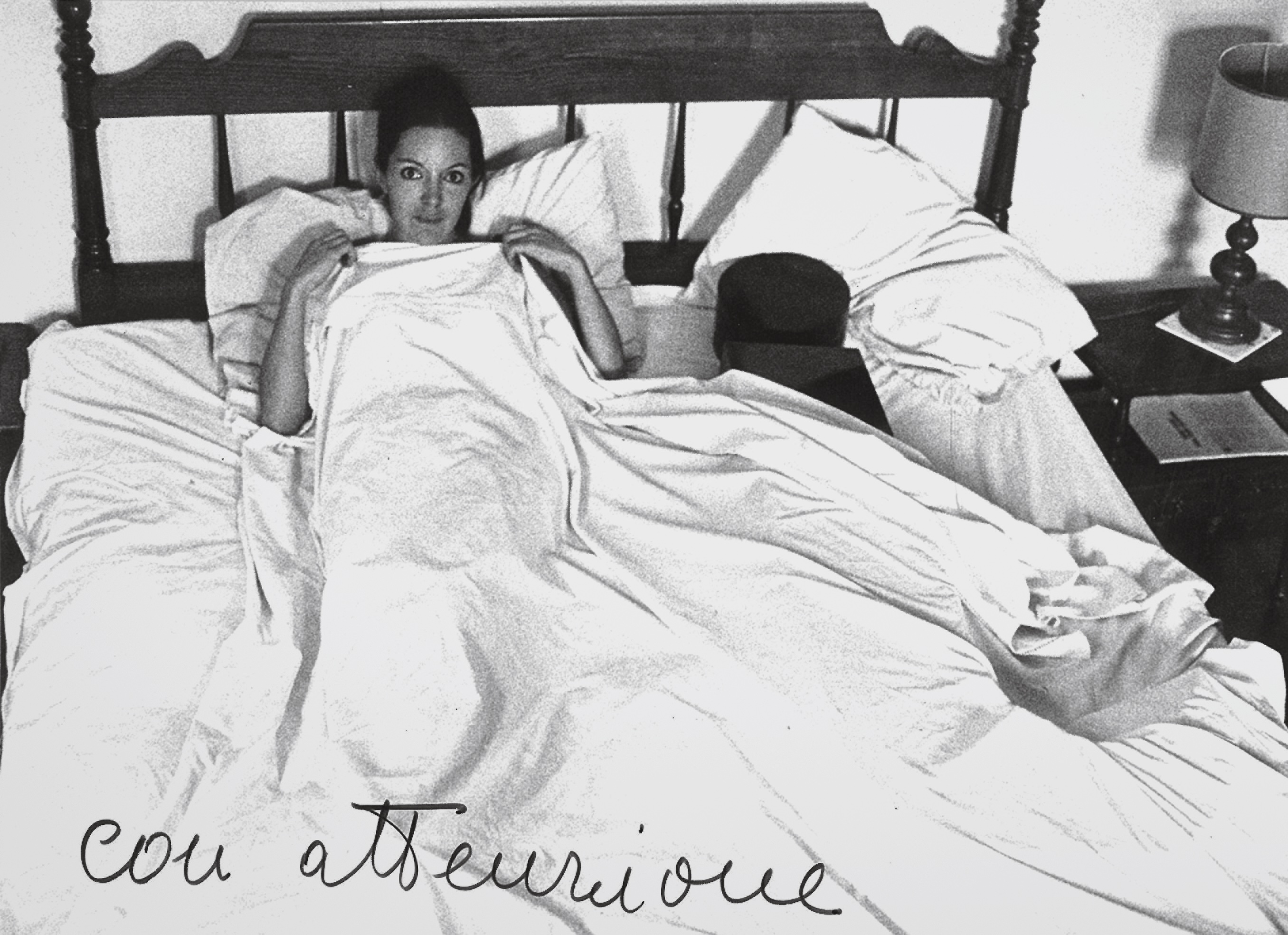 womens body in black and white