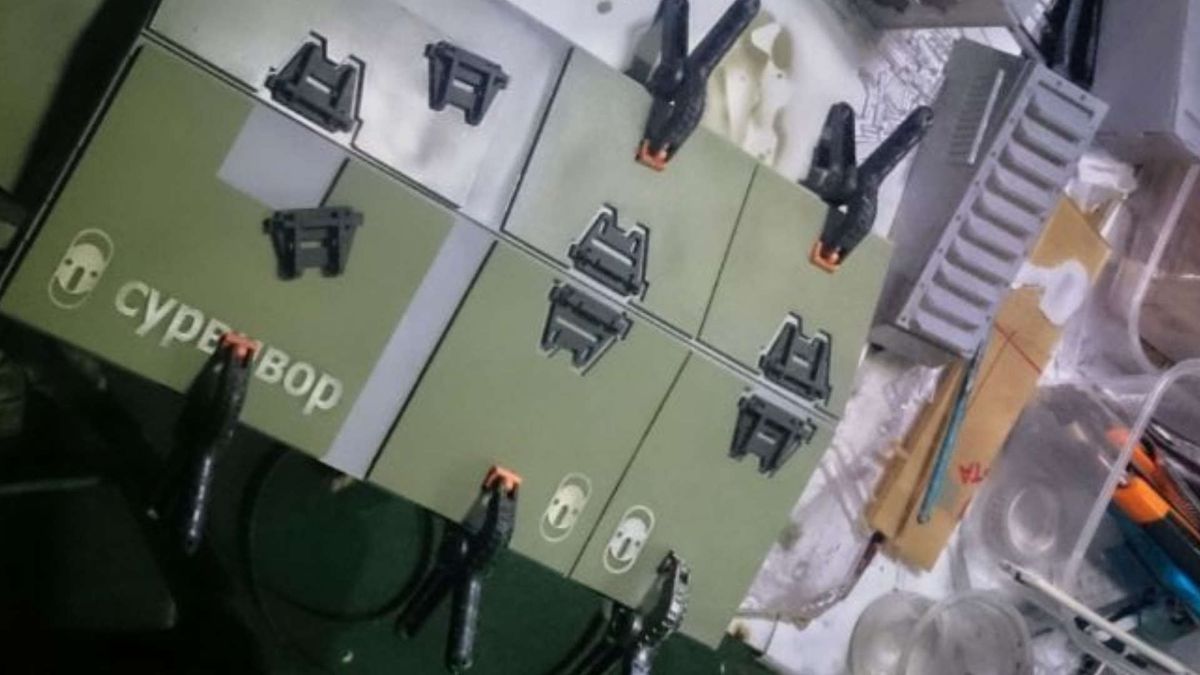 Daguar's Survivor case mod process