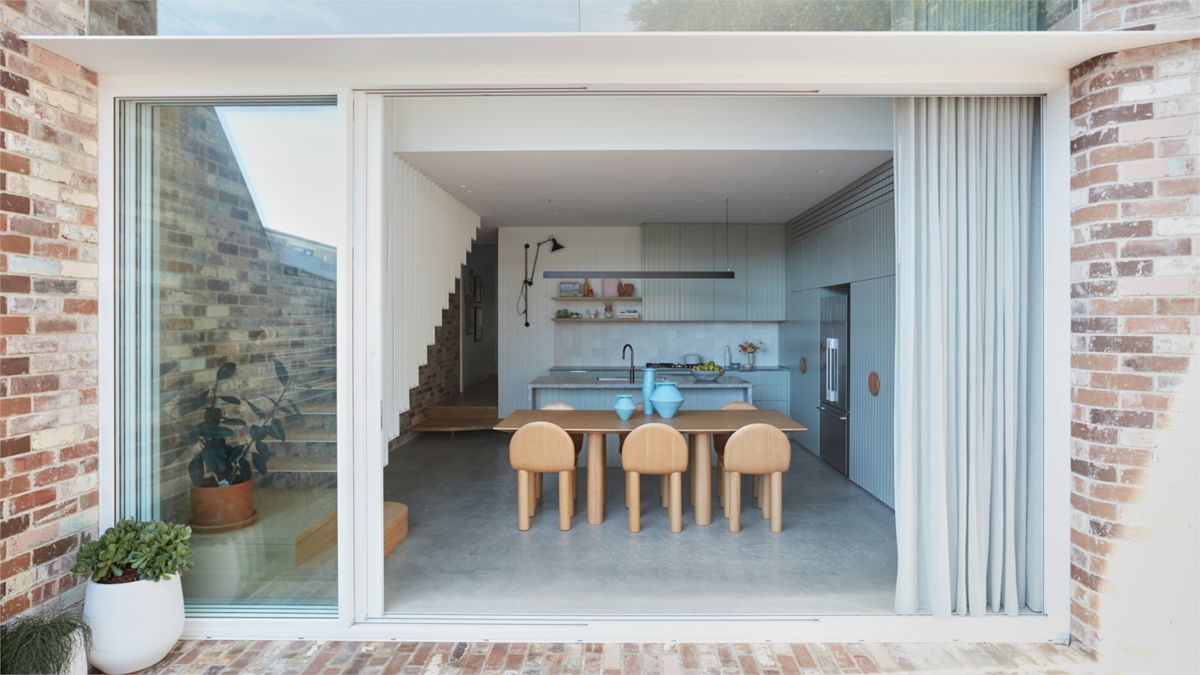 Les couleurs pastel et les matériaux naturels brillent dans cette maison familiale de Sydney