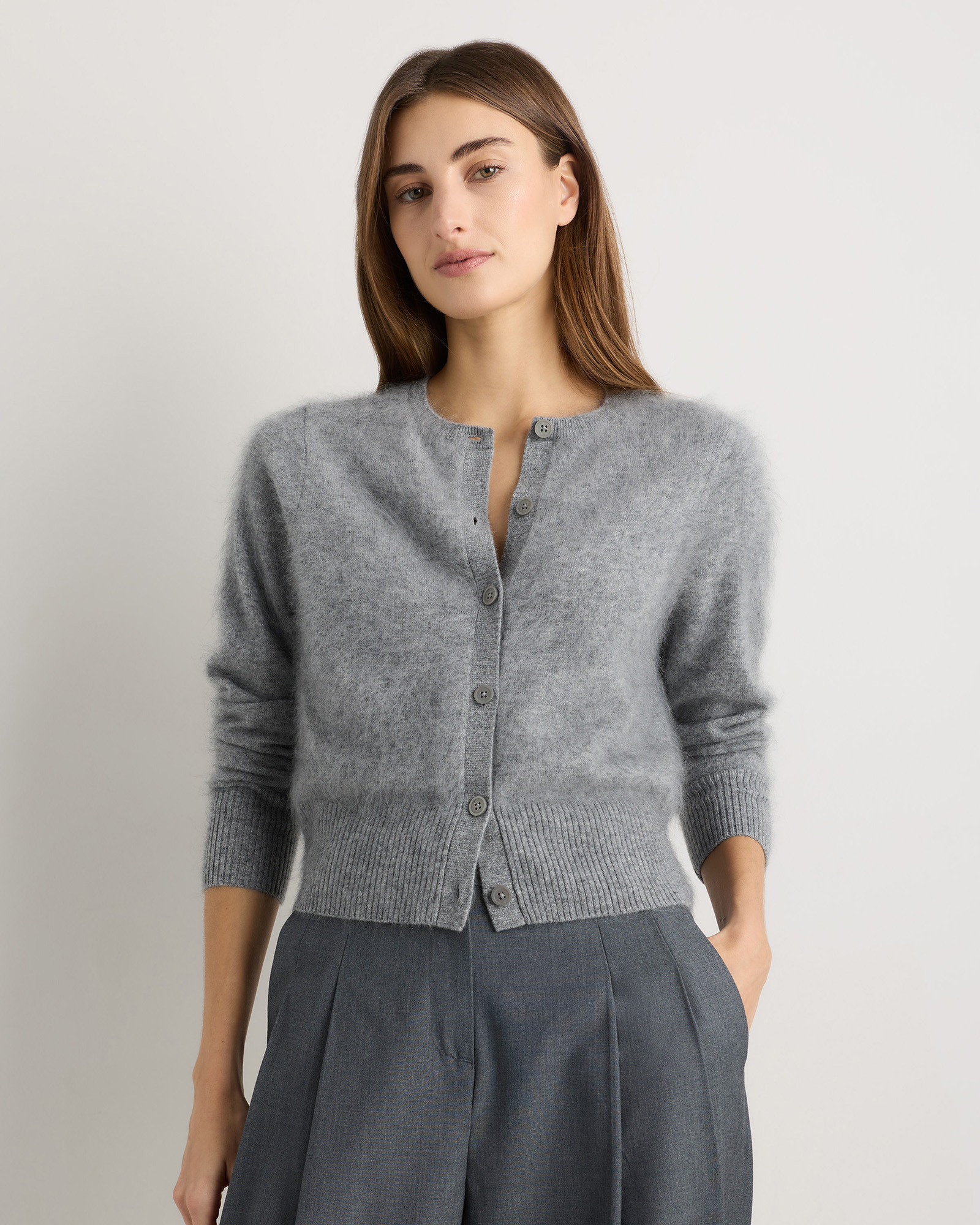 Brushed Cashmere Fitted Crewneck Cardigan in Heather Grey