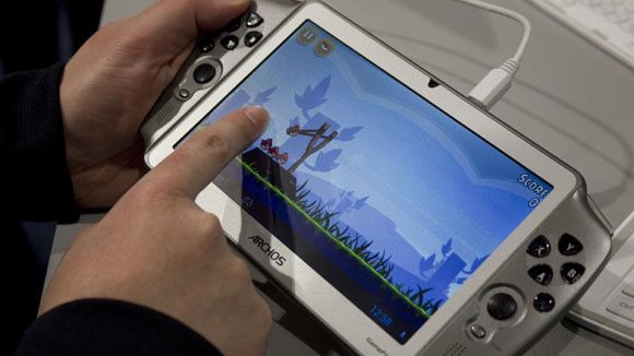 ARCHOS Android GamePad handheld console released