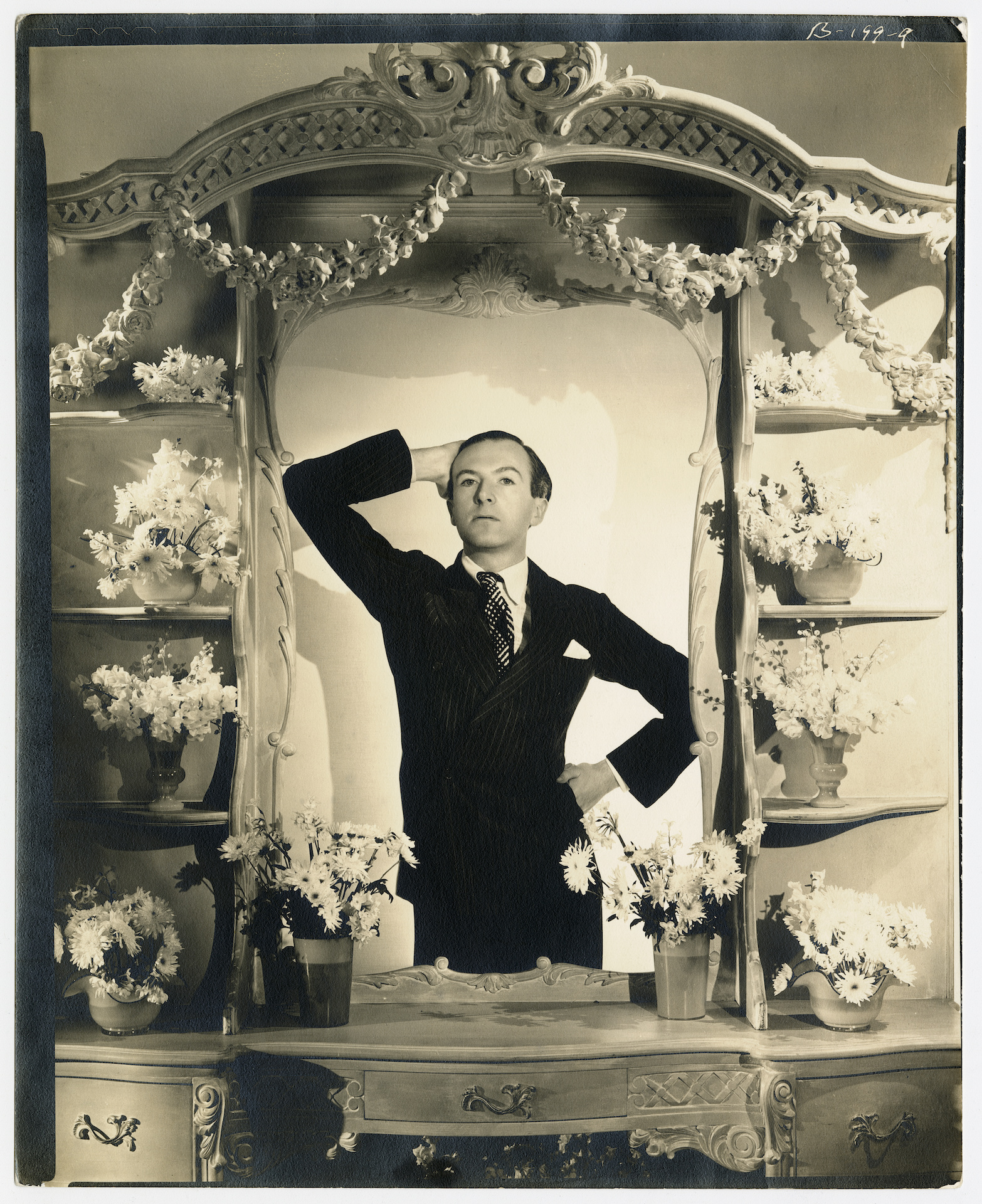 Cecil beaton photographed in black and white