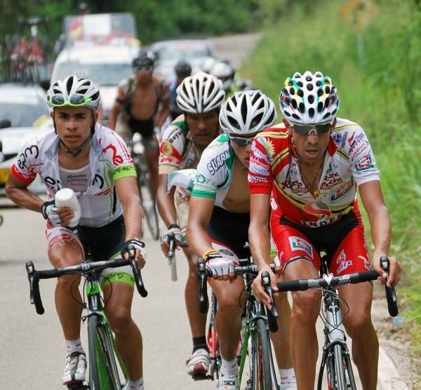 2001 Vuelta a Colombia champ Hernan Buenahora was amongst the action again today.
