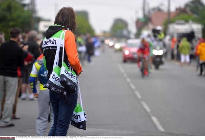 Waiting at the feed zone