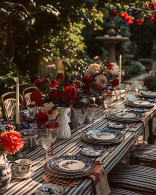 chic Fourth of July table decor