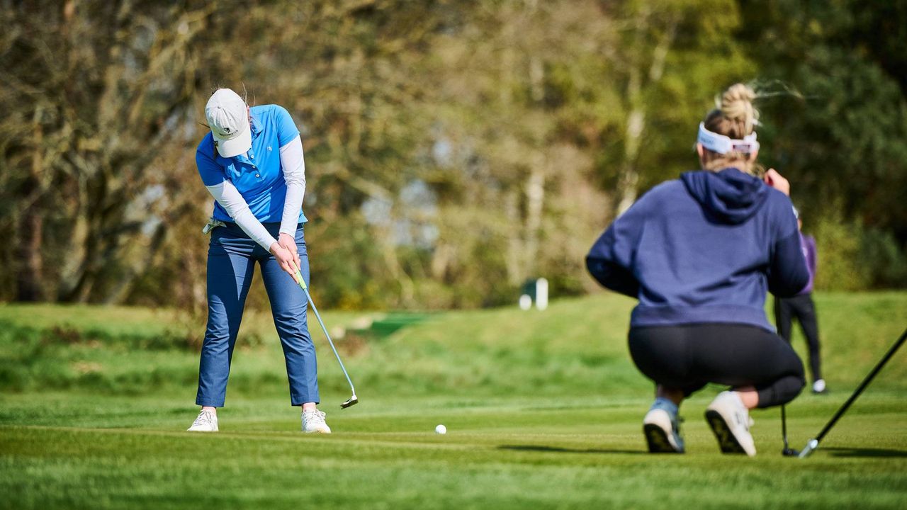 Female golfers on the green