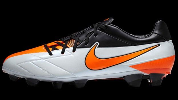 Nike T90 Laser IV football boots
